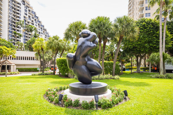 Abrazo (Monumental Size) Sculpture Alevon