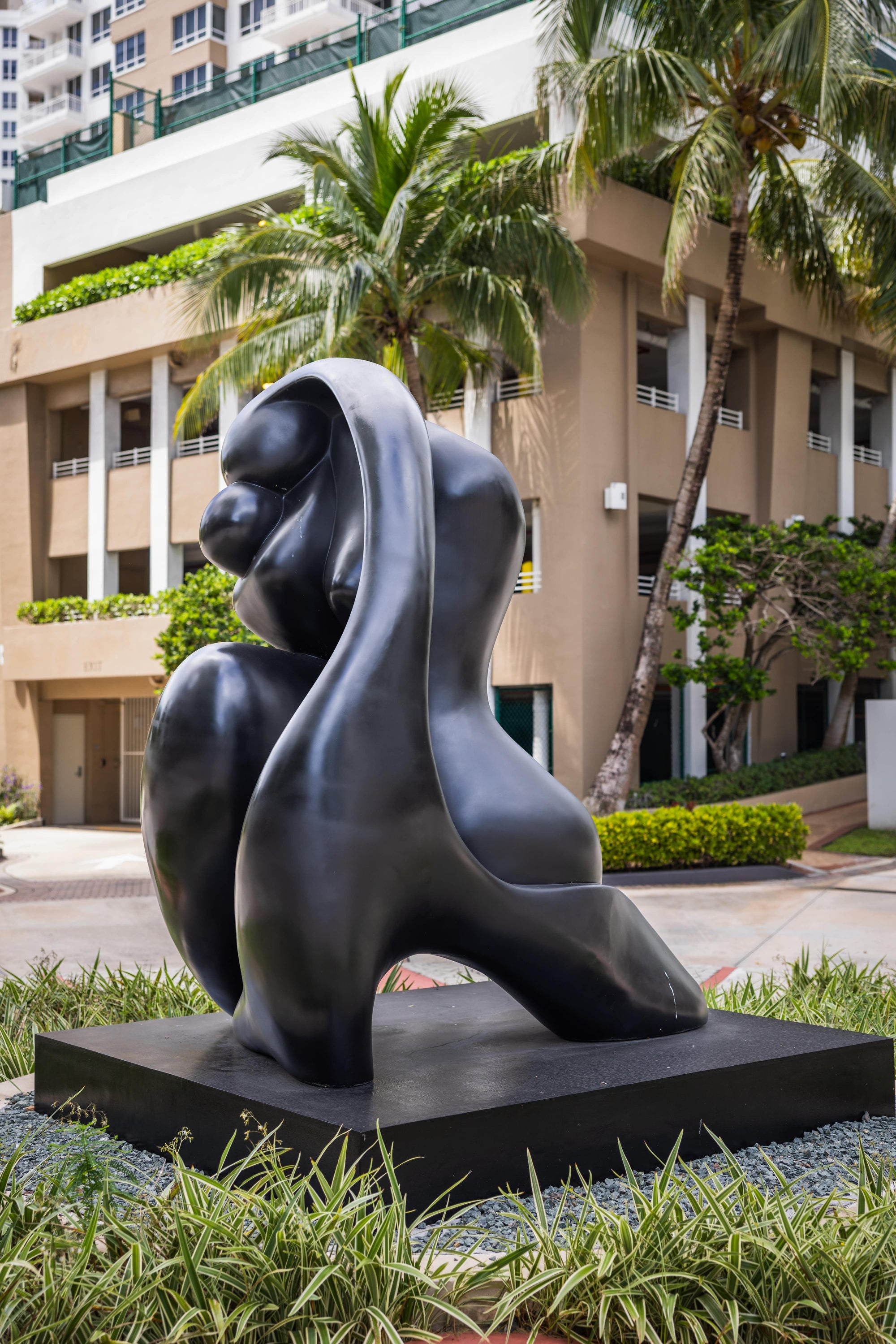 Mother and Child (Monumental Size) Sculpture Alevon