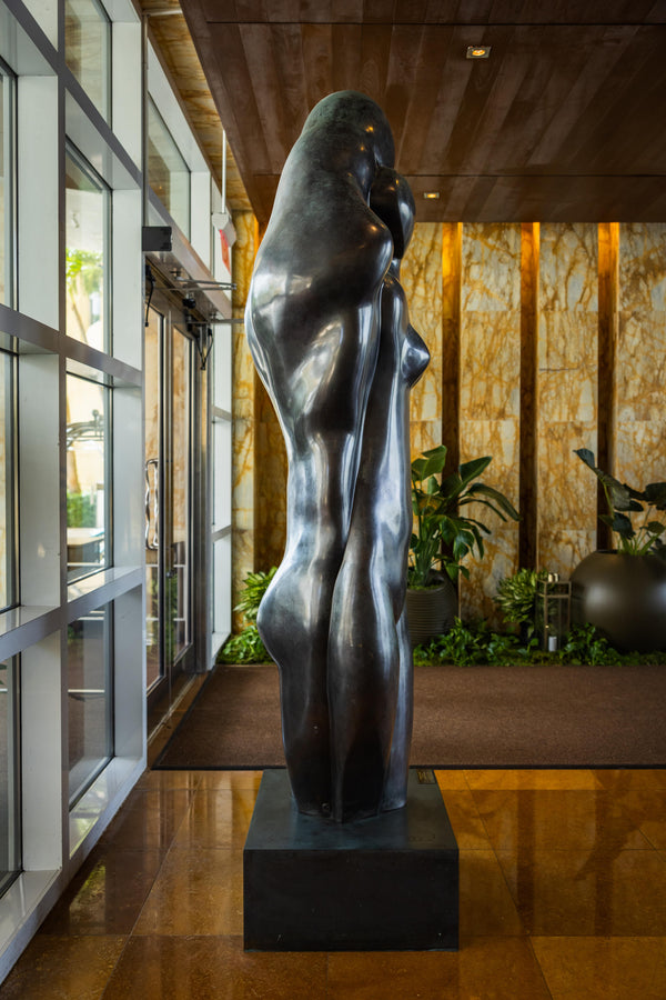 Couple in Love (Monumental Size) Sculpture Alevon